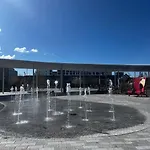 Sentral Og Lys Med Stor Uteplass Og Gratis Parkering *