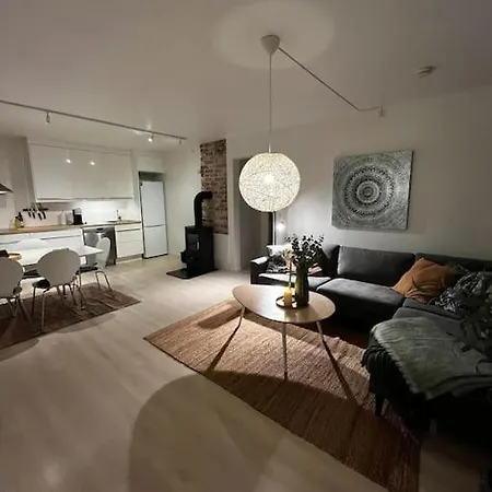 Sentral Og Lys Med Stor Uteplass Og Gratis Parkering * Sandnes (Rogaland)