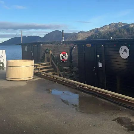 Sentral Og Lys Med Stor Uteplass Og Gratis Parkering Appartement *