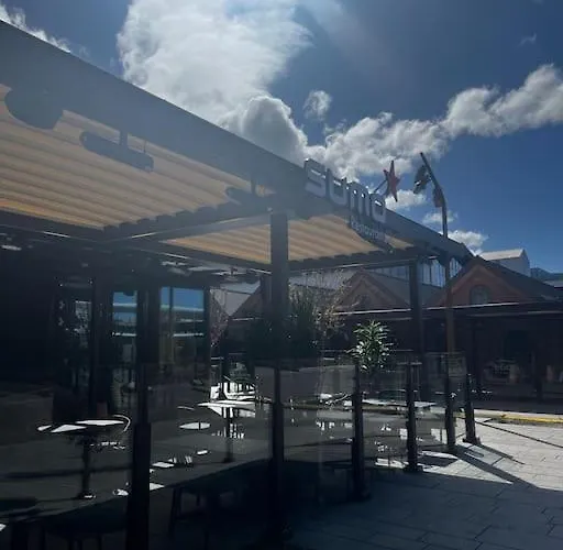 Sentral Og Lys Med Stor Uteplass Og Gratis Parkering Διαμέρισμα