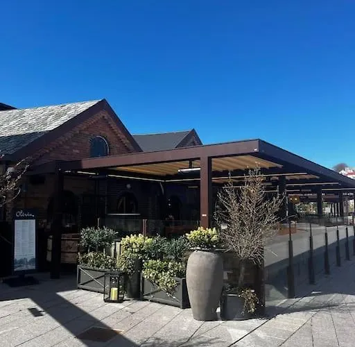 Διαμέρισμα Sentral Og Lys Med Stor Uteplass Og Gratis Parkering